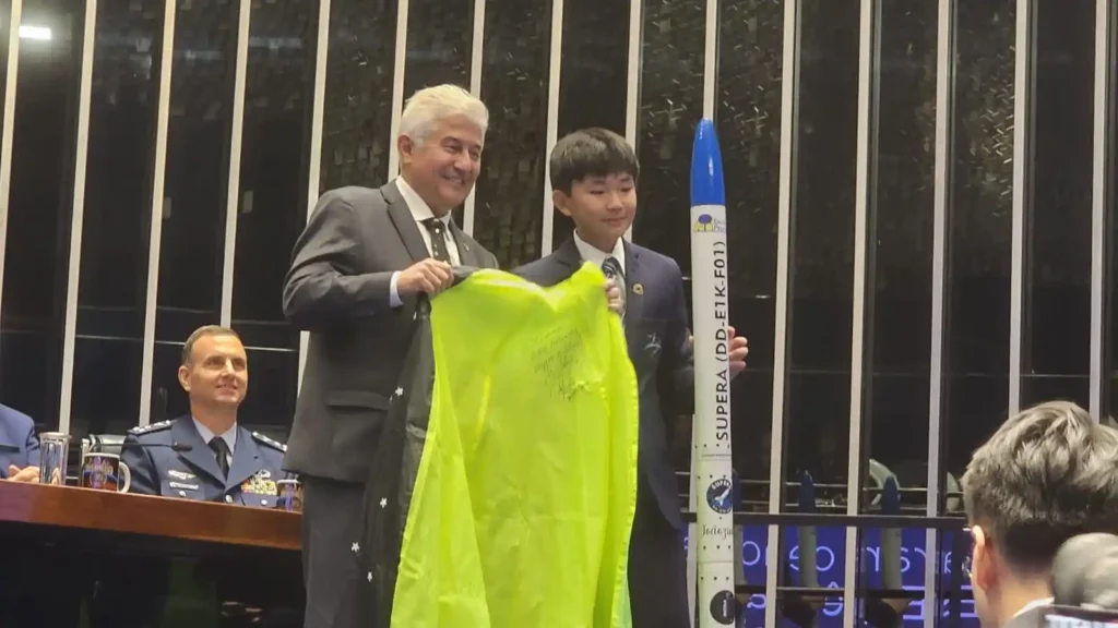 Estudante ensino fundamental OBA OBAFOG foguete nível universitário astronauta marcos pontes