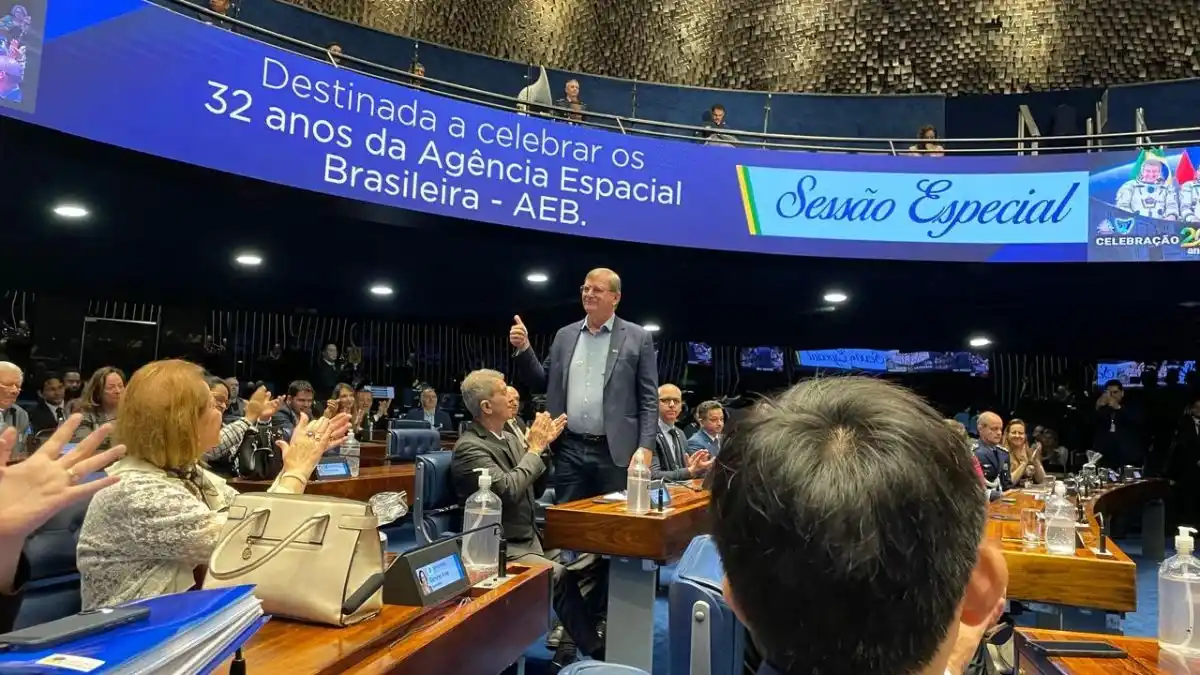 João Canalle coordenador da OBA é homenageado em sessão no Senado em comemoração Missão Centenário Astronauta Marcos Pontes Agência Espacial Brasileira