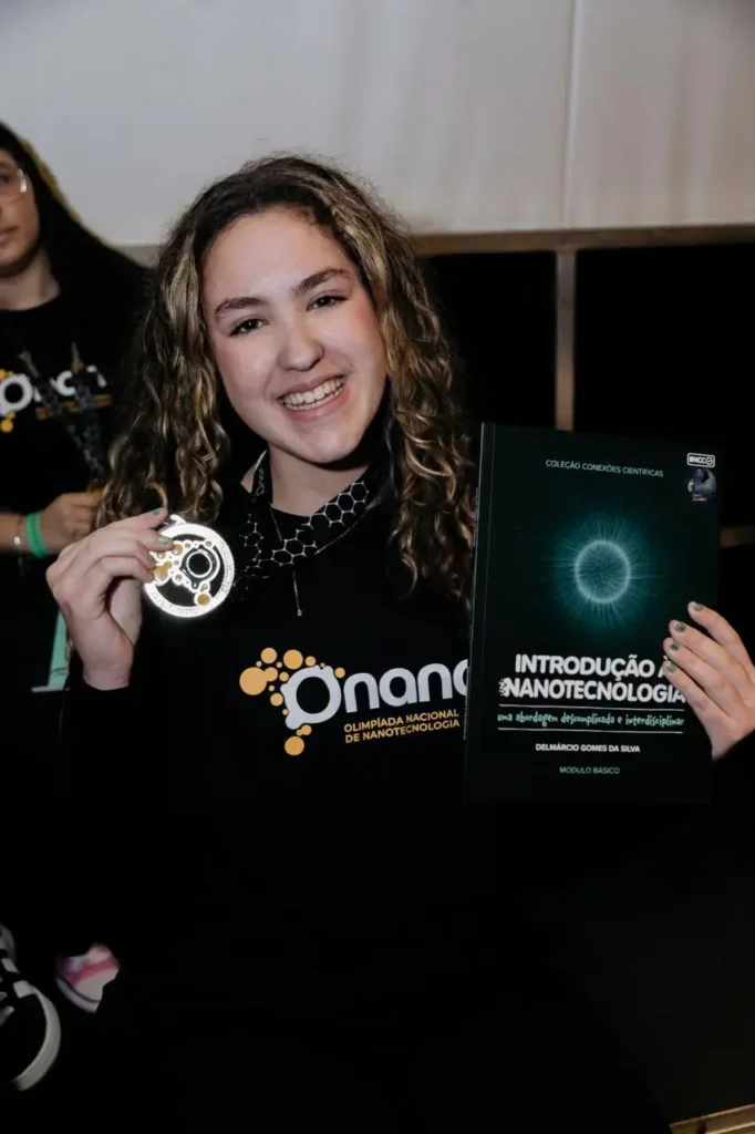 Laura Lorrana transforma paixão por olimpíadas científicas em incentivo para outros estudantes