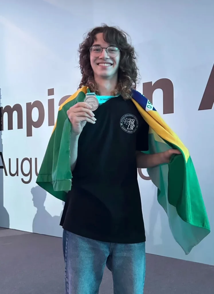 Olimpíada Internacional de Inteligência Artificial - estudante medalhista