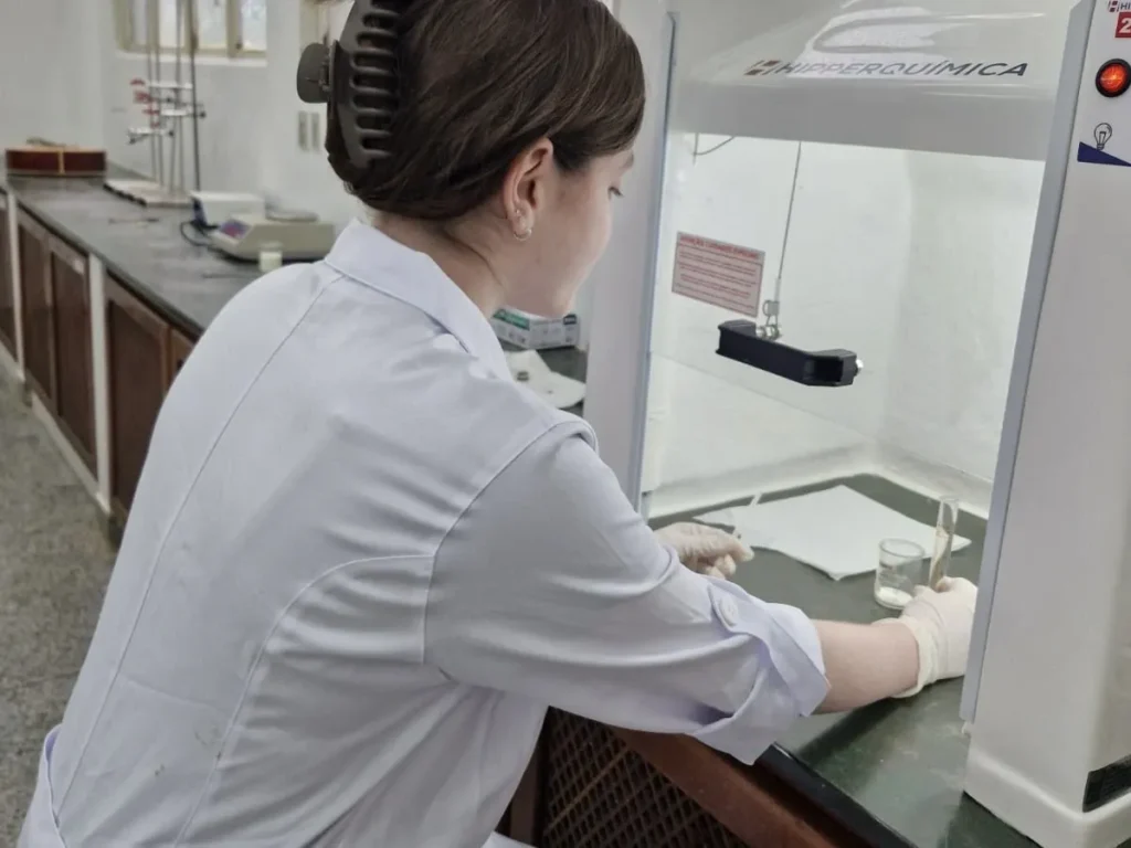 Estudante transforma experiência nas olimpíadas científicas em incentivo para outras meninas - Carolina Lopasso - News - notícia olimpíadas científicas - Química