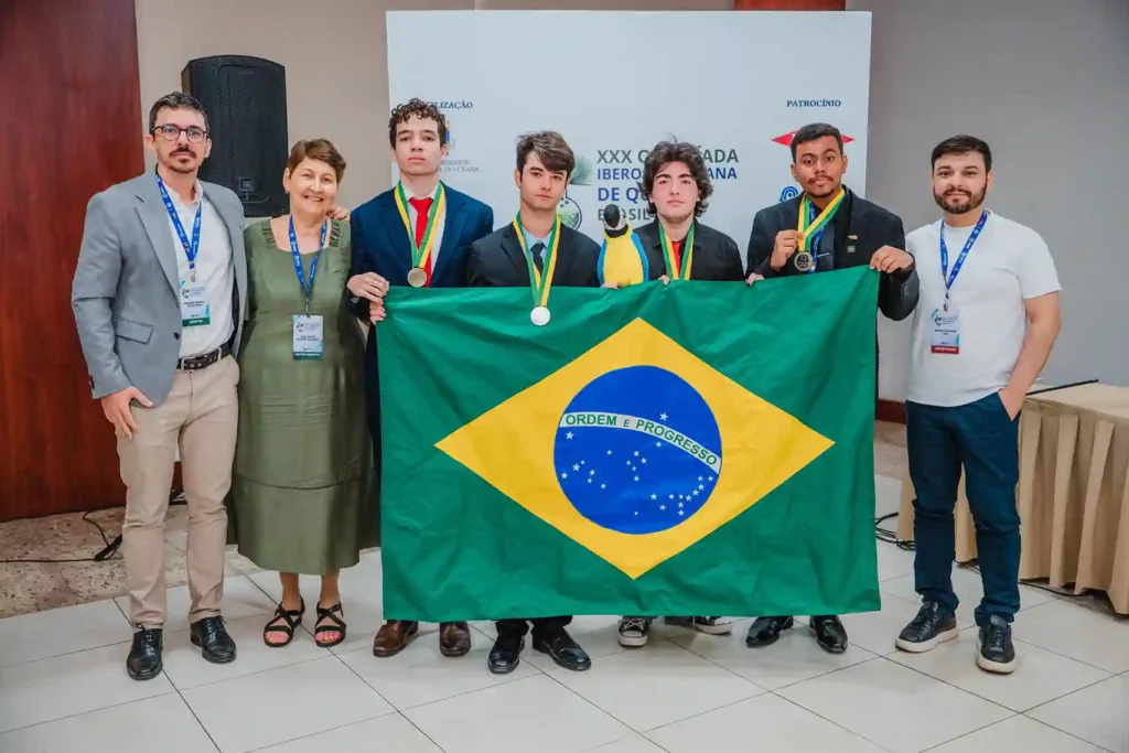 Brasil conquista quatro medalhas na Olimpíada Ibero-Americana de Química 2026 em Fortaleza - OIAQ - olimpíada do conhecimento - OBQ
